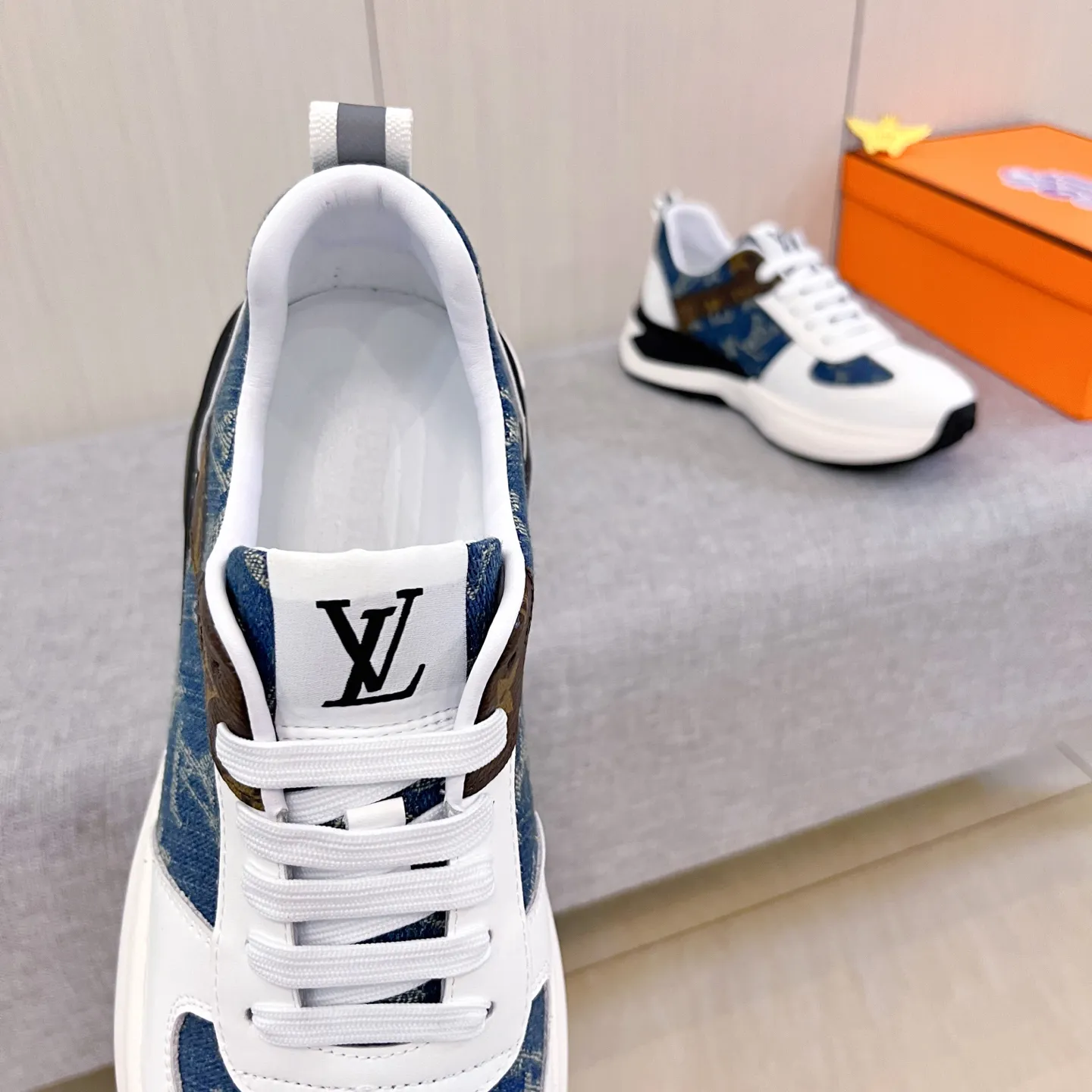 🚘🚘Factory batch 460 men's shoes💰[LV]🔥Louis Vuitton high-end men's shoes brand official website 1:1 latest masterpiece: the upper is made of Italian imported first-layer cowhide with a comfortable and breathable lining➕original non-slip and wear-resistant outsole🔥, making walking more convenient and comfortable! An exclusive new model, a stunning work, a beautiful 1:1 replica [color] compared to the official quality! Create a fashionable personality to set off your uniqueness! A must-have for trendy men! Classic 🔥Size: 38-44 Color: 🔥 2⃣️colors available🔥.